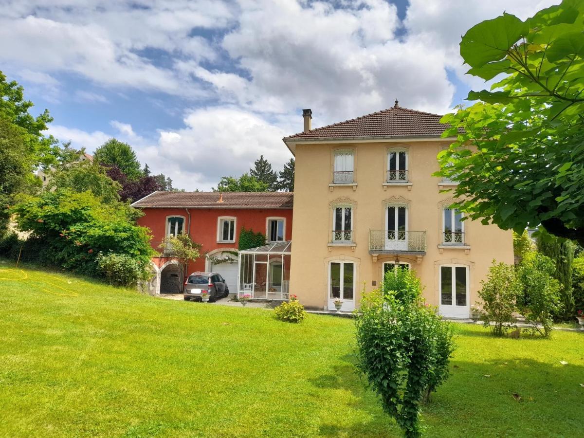 Maison Letrat La Tour-du-Pin Exterior photo