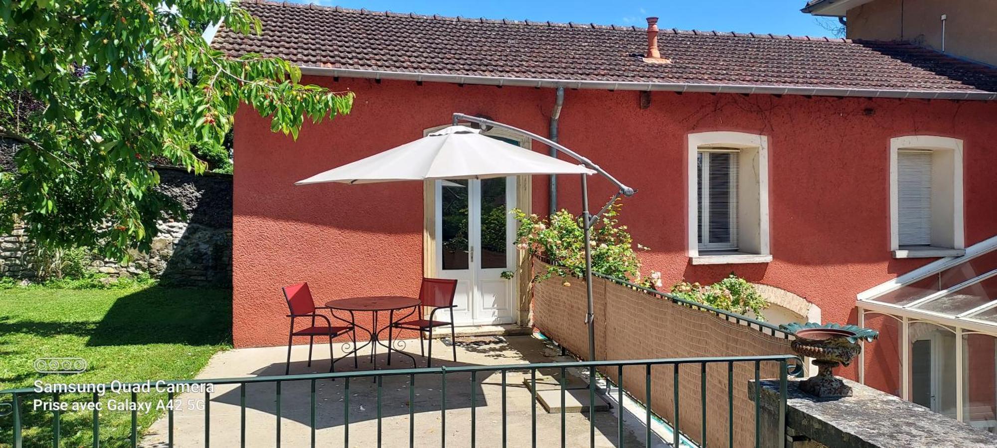 Maison Letrat La Tour-du-Pin Exterior photo